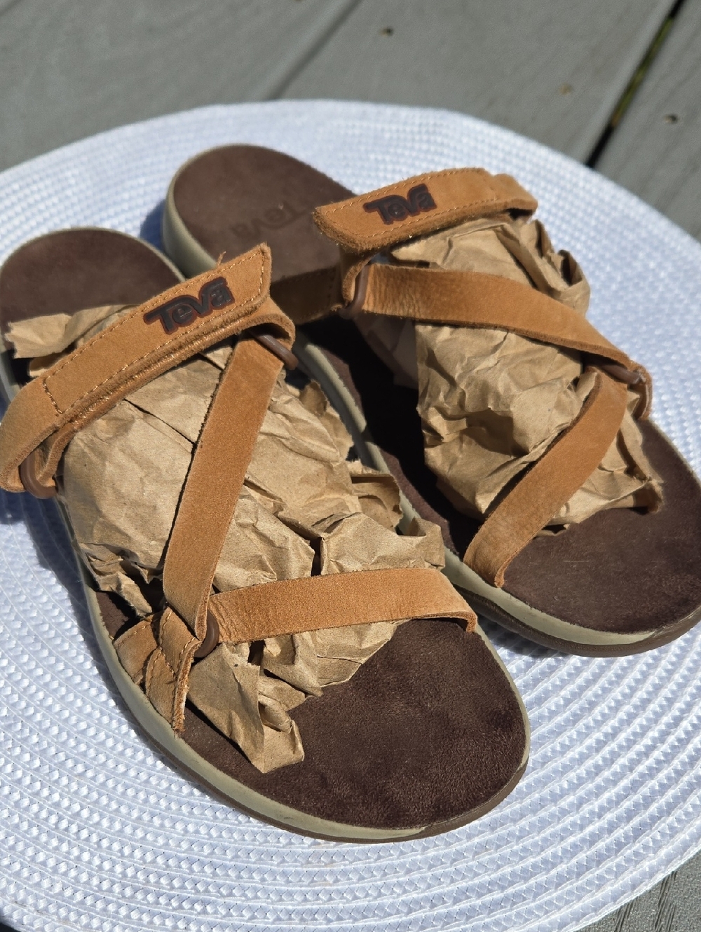 Teva Elzada Slide Lea Leather Sandals in Pecan - Size 7.               (BIN 006)